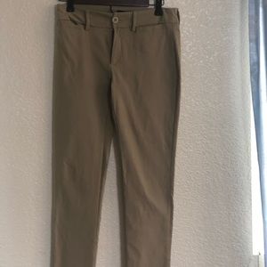 LADIES PANTS.  STRETCH. SIZE M. 26 IN. INSEAM.